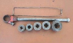 Ridgid 00-R Ratcheting Pipe Threading Tool W/5 Dies 1/4&rdquo; 3/8&Prime; 1/2&rdquo; 3/4&rdquo; 1&Prime; USA