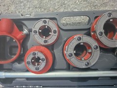 RIDGID 36475 12-R 1/2&Prime;-2&Prime; NPT Exposed Ratchet Pipe Threader Set Used