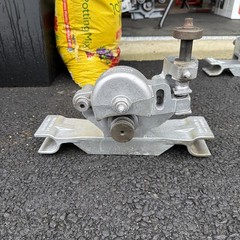 VICTAULIC MODEL 226M ROLL GROOVER 4 2&Prime; &ndash; 6&Prime; METAL PIPE 4 RIDGID 300 ROLL GROOVER