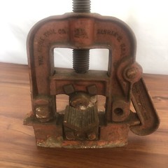 Vintage Ridgid Pipe Vise B-Y-2-1/2 Pipe Vise / Clamp