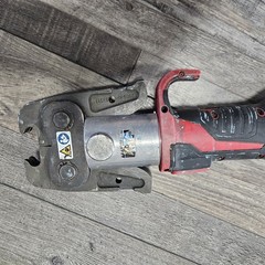 Used &ndash; Milwaukee 2922-20 M18 Force Logic Press Tool with One-Key W/ Bat Clamp