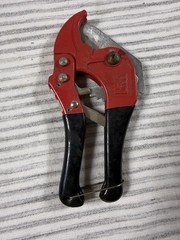 Orbit 26085 Ratcheting PVC Pipe Cutter Tool Red Black 1/2&Prime; to 1&Prime; Sprinkler Hose