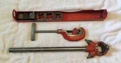 Vtg Craftsman Crown Logo Ratcheting Pipe Threader w/Guides, Dies, Pipe Cutter
