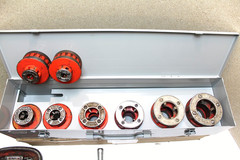 RIDGID 700 Pipe Threader w/ 12-R Die Set & &ldquo;BRAND NEW&rdquo; Metal Case (100% TESTED)