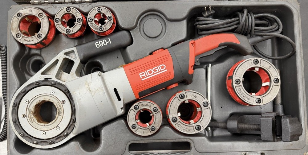 Ridgid 690-I Pipe Threader 1/2 to 2 inch Great Working Condition