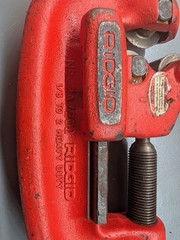 Ridgid 2-A Heavy Duty Pipe Cutter 1/8-2&Prime; & Model 25 Offset Hex Wrench