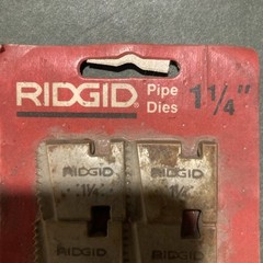 RIDGID 37840 1-1/4&Prime; 12R NPT Pipe Threading Dies