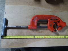 Ridgid Heavy Duty Pipe Cutter 2&Prime; &ndash; 4&Prime; , No. 4-S