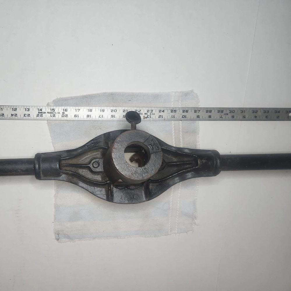 Vintage REED No. 3-A 1 1/4R Manual Pipe Threader Head w/ 2 Handles. Approx 54&Prime;