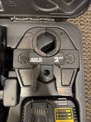 DEWALT DCE200M2K, 20V MAX Cordless Press Tool Kit with (6) Jaws*FREE SHIPPING*