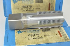 New England Pipe Tap 1-11 1/2 NPTF 5 Flute P NPTF 02370