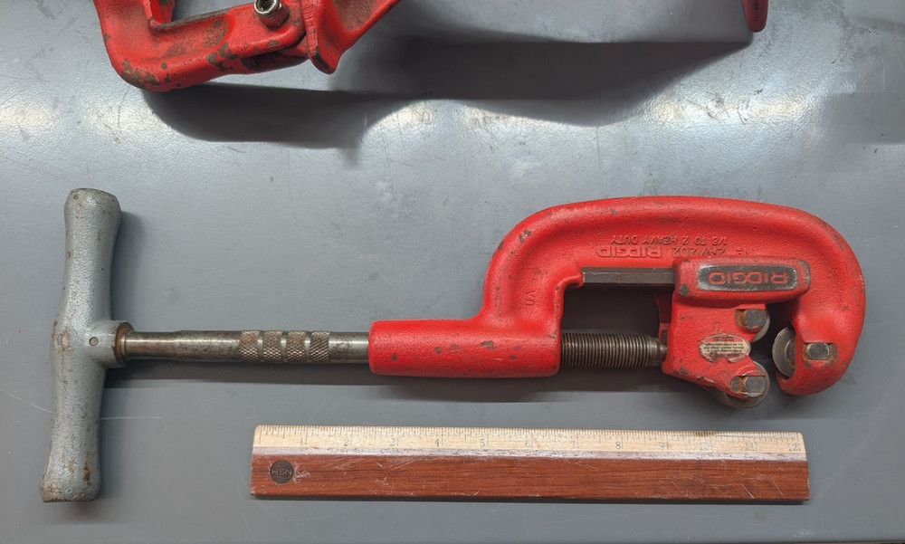 Ridgid 2-A Heavy Duty Pipe Cutter 1/8-2&Prime; & Model 25 Offset Hex Wrench