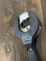 Ratcheting Tubing Cutter for Copper, PVC & Soft Metal Pipes 5/16 &ndash; 1 1/18 8-29mm
