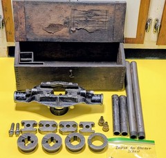 Antique Early Reed Mfg Co Pipe Threader Set w/ Box 1/2&ndash;1&frac14; R Dies Erie PA