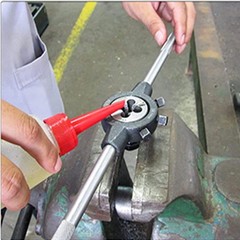 Utoolmart Die Stock Handle Wrench 30mmx11mm M10-M11 Metric Round Die Holder 1Pcs