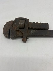 Vintage Heavy Duty Steel Offset Adjustable Pipe Wrench Monkey Plumber 16&Prime; &ndash; 19&Prime;