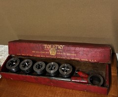 Vintage Toledo Pipe Ratcheting Threader And Die Set With Original Box!