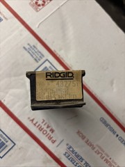 Ridgid 48275 1-3/8&Prime;-6 UNC Right Hand High Speed Steel Universal Bolt Dies