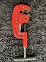 Reed Mfg 03335 2-4 1/2-2&Prime; 21-63mm Steel Pipe Cutter