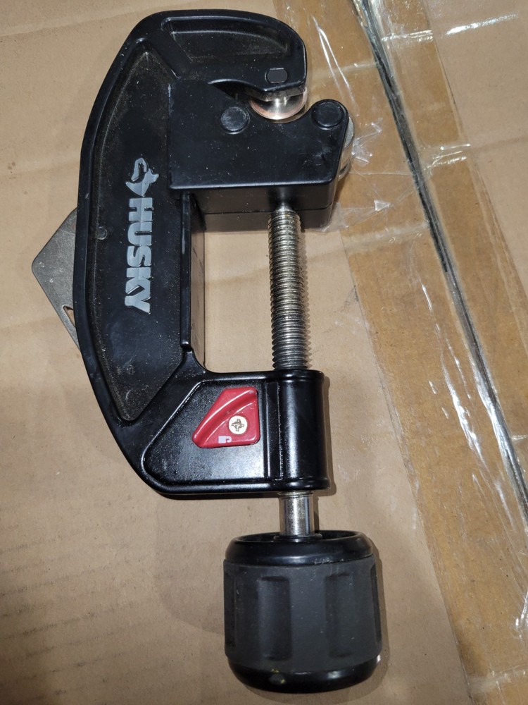 HUSKY 410-191-0111 2-1/8 IN. QUICK-RELEASE TUBING CUTTER