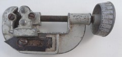 General Tools USA No 120 pipe cutter: dial turns easily