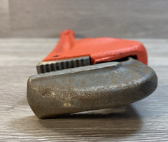 Pipe Wrench 18&Prime; in Overall Length Orange Paint &ndash; used a few times &ndash; EUC &ndash; Steel