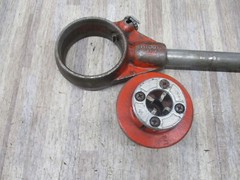 Ridgid D286 12-R Ratcheting Manual Threader 24&Prime; Handle With 1 Die(12-r)