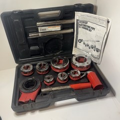 Central Machinery 62353 Ratcheting Pipe Threader Set 3/8&rdquo;&ndash;2&rdquo; Complete Case