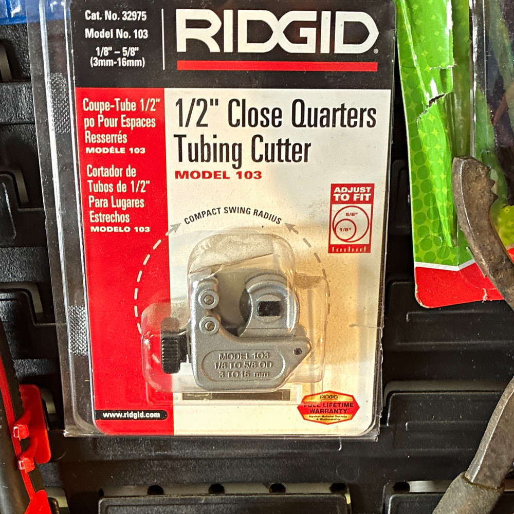 RIDGID Model 103 Close Quarters Tubing Cutter 1/8 to 5/8 in MPN 32975