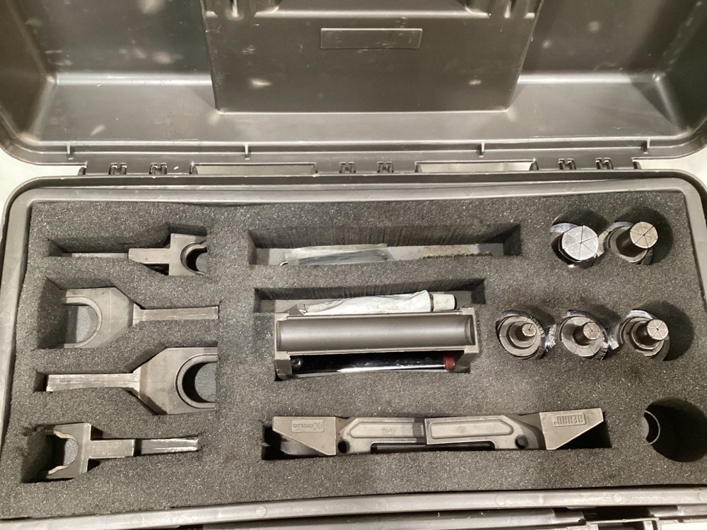 REHAU EVERLOC DELUXE PEX TOOL KIT, 1/2 TO 1 1/4 IN.