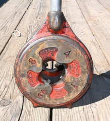 Ridgid No 65-R Pipe Threader 1&rdquo; To 2&rdquo; with 18&Prime; Handle