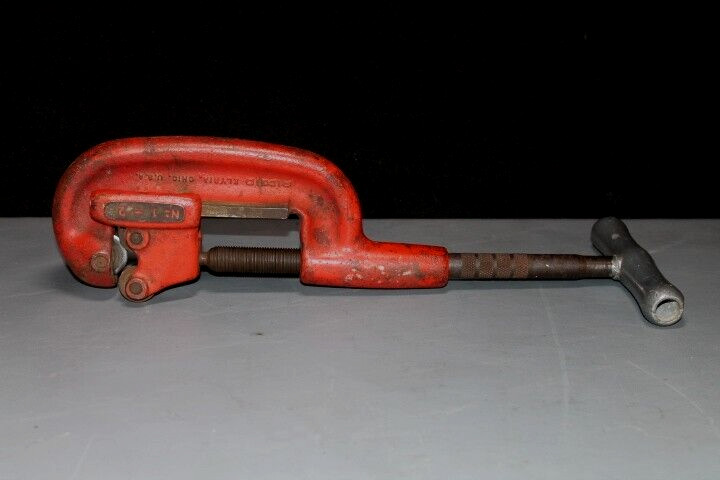 Rigid 2A/202 Heavy Duty No. 1-2 Pipe Cutter Tool 1/8 in To 2 in