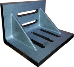 34020302 41/2 x 31/2 x 3 Inch Slotted Angle Plate Webbed Hardware