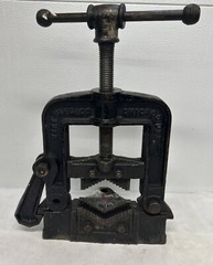Vintage MARK MFG Co Chicago No. 3 Pipe Vise E458A Bench Mount Fitting Plumbing