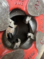RIDGID No 65-R Manual Receding Universal Pipe Threader 1&Prime; to 2&Prime; Capacity VD 2
