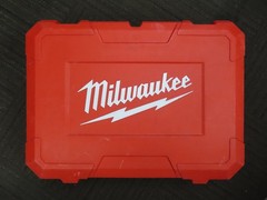 Milwaukee AIRSNAKE M12 Drain Cleaning Air Gun Kit 2572B-21 Attachments/Battery