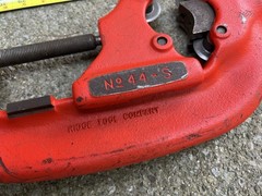 🇺🇸Ridgid 32880 Model 44-S 4-Wheel Pipe Cutter 2-1/2&Prime; &ndash; 4&Prime; Capacity🇺🇸