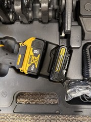 DEWALT DCE200M2K, 20V MAX Cordless Press Tool Kit with (6) Jaws*FREE SHIPPING*