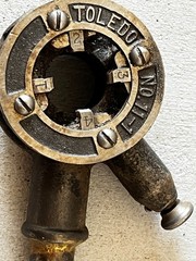 Vintage Toledo No. 11-1, Ratcheting Pipe Threader With Die Head AND HANDLE