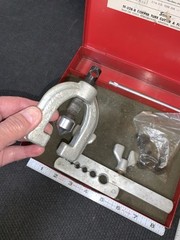 Snap0n TF-528-B Copper tubing Flaring Tool & Flare ends & case no cutting tool