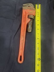 RIDGID 14 in Straight Pipe Wrench Cast Iron Adjustable Heavy Duty