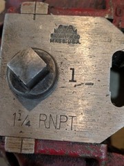 Vintage GTD Greenfield Pipe Threader No. R3 w/ Set of 1-1/4&Prime; Dies