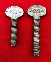 LOT T28 VINTAGE REED MFG CO PIPE THREADING TOOL PARTS, INCL. 3/8 R & 3/4 R DIES