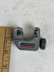 Ridgid 104 Close Quarters Tubing Cutter 3/16 inch to 5/16 inch Tub Plumbing Tool
