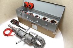 RIDGID 700 Pipe Threader w/ 12-R Die Set & &ldquo;BRAND NEW&rdquo; Metal Case (100% TESTED)