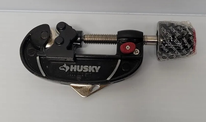 Husky 1-1/8&rdquo; inch Quick Release Tube Cutter 1000002517