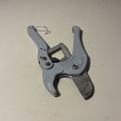 HDX Ratcheting Cutter PVC Pipe Cutting &ndash; Up to 1-5/8&Prime;