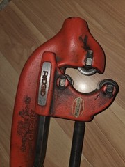 RIDGID 2&rdquo;-4&rdquo; 4S HEAVY DUTY PIPE CUTTER, 32840
