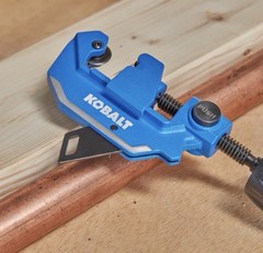 KOBALT Screw Feed 1-1/8&rdquo; Copper Tube Cutter (A1)