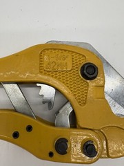 Vintage Tractor Yellow PVC Pipe Cutter 1-5/8&Prime; Ratchet Hose Tube Cutting Tool